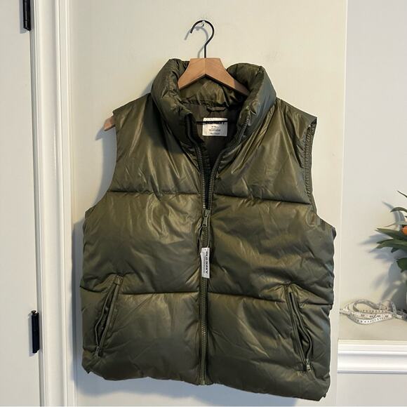 NWT Old Navy Green Puffer Vest Medium Tall - Picture 6 of 10